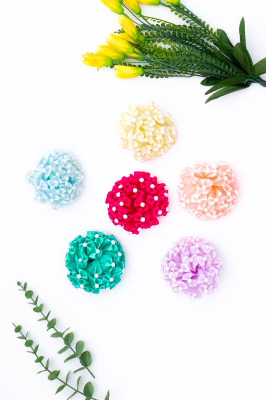 Банти з атласу з намистинами